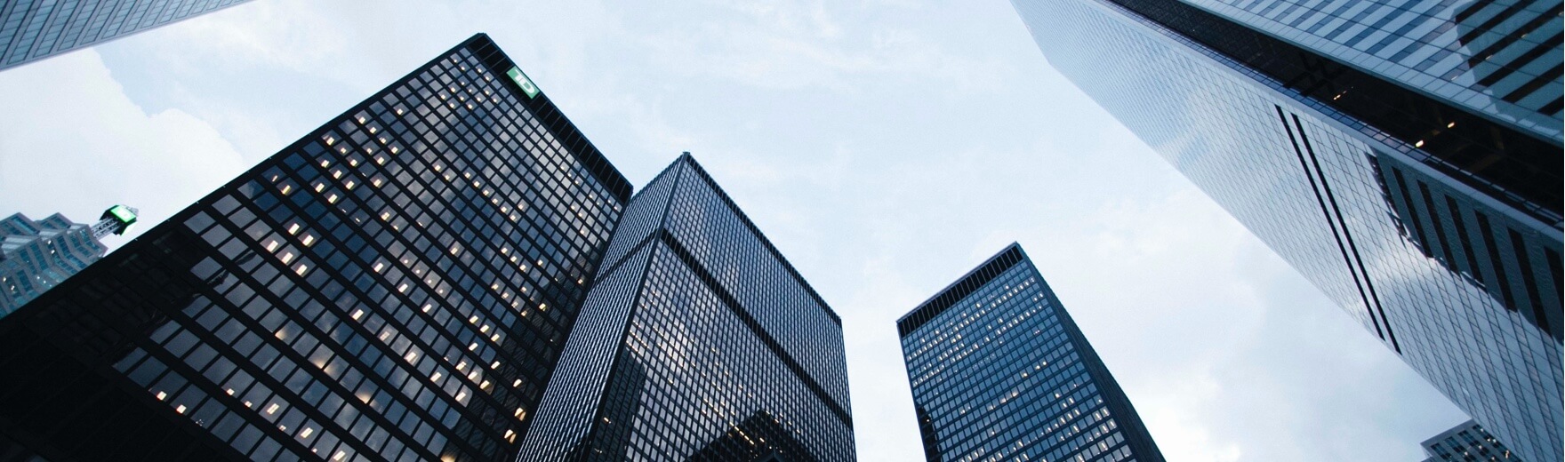 品牌連鎖集團解決方案-由總部負責采購商城整體運營，各部門及上千家門店用戶，可在采購商城自主選購，實時下單，也支持總部或各區域部門為門店代理采購，集中批量下單，貨物由供應商直接配送到終端門店。-pc-甄云科技